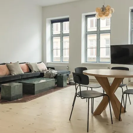 Central City Apartment On Best Location By Round Tower *