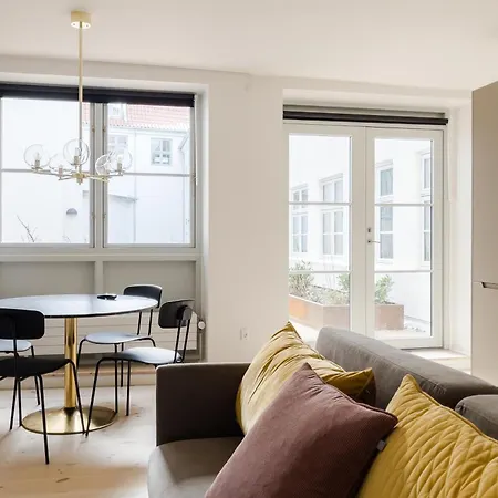 Central City Apartment On Best Location By Round Tower *