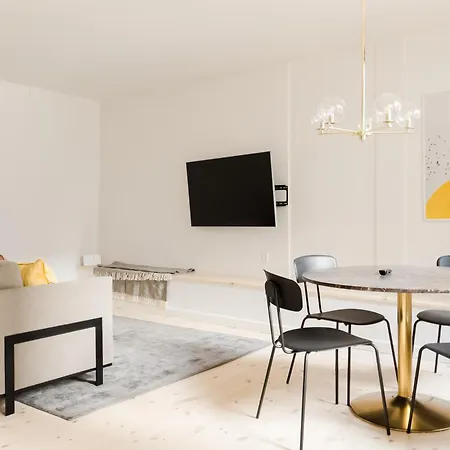 Central City Apartment On Best Location By Round Tower