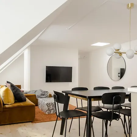 Central City Apartment On Best Location By Round Tower