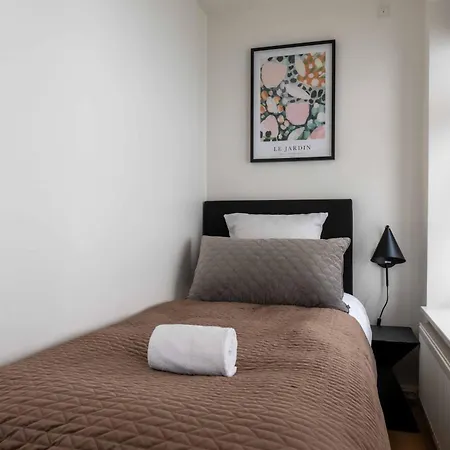 Central City Apartment On Best Location By Round Tower Apartment *