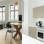 Апартаменты On Location By Round Tower *