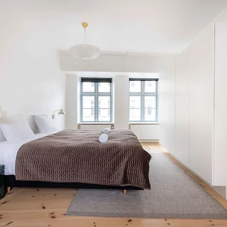 On Location By Round Tower Apartment *