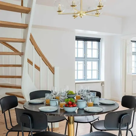 On Location By Round Tower Apartment Copenhagen