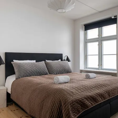 On Location By Round Tower Apartment *