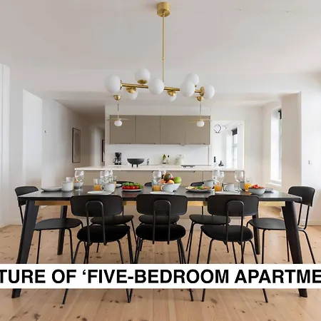 On Location By Round Tower コペンハーゲン